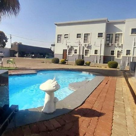 Lifestyle Lodge Hotel فيرينجنغ المظهر الخارجي الصورة